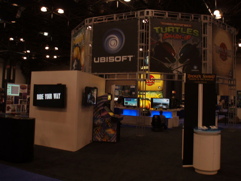Illustration for article titled A Look At The Gaming Booths From Comic-Con